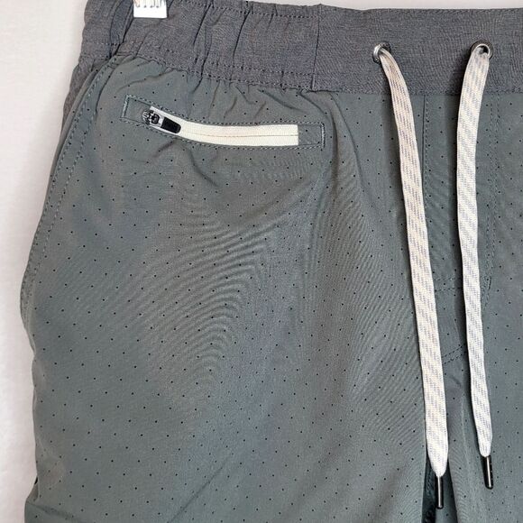 Vuori Banks Shorts Size Small - Picture 2 of 7